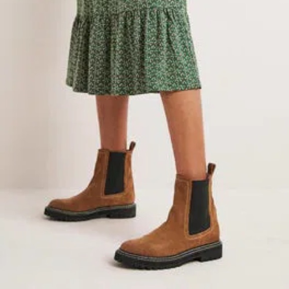 Boden Chunky Chealsea Boots Suede Leather Tan Brown 39 US 9